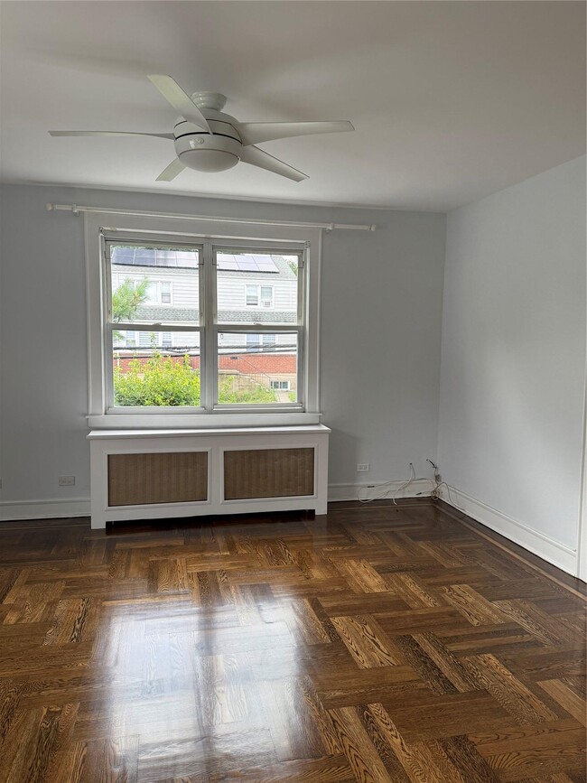 Building Photo - 109 Greenvale Ave