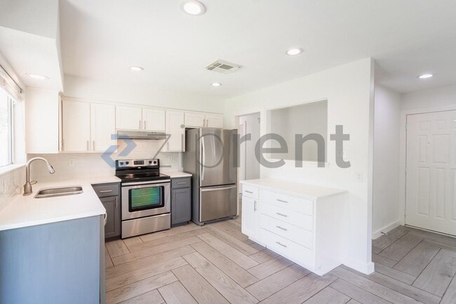 Building Photo - 2311 Singletree Ave