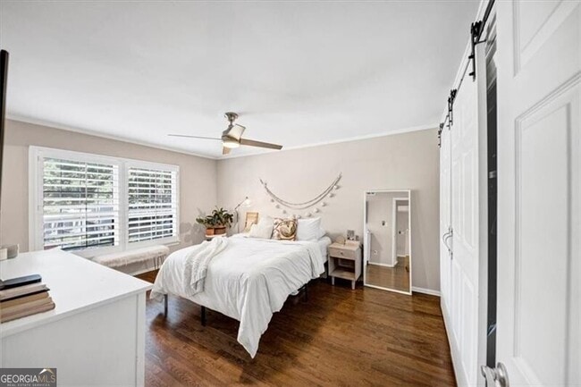 Building Photo - 37 La Rue Pl NW