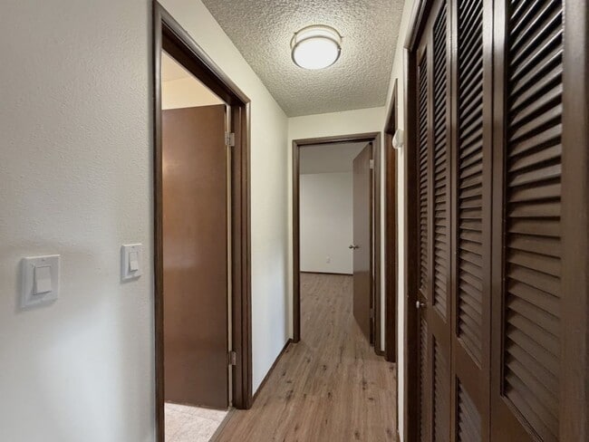 Building Photo - Olson