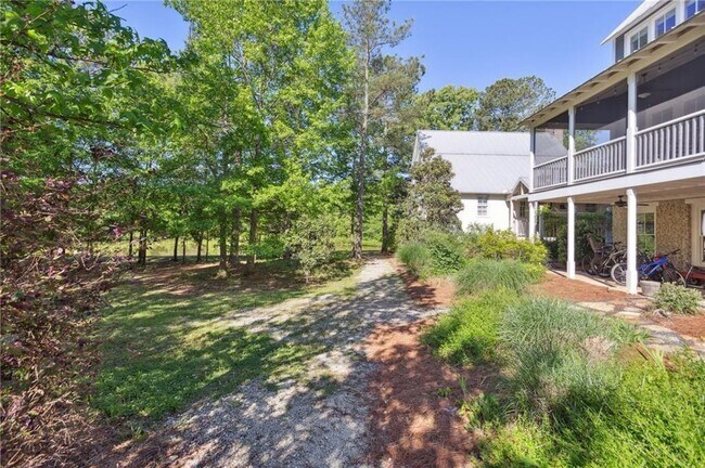 Building Photo - 1000 Loliver Ln