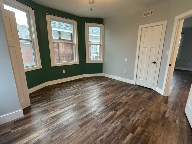 Building Photo - 216 Kinsey Ave