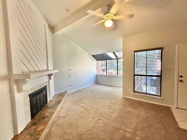 Primary Photo - Centrally Located 2 Bed 1 Bath Condo