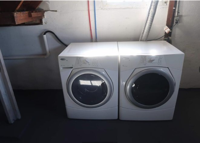 Building Photo - 2010-2012 Maplegrove Ave