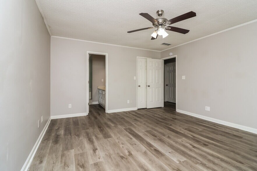 Building Photo - 2981 Sutton Dr SW
