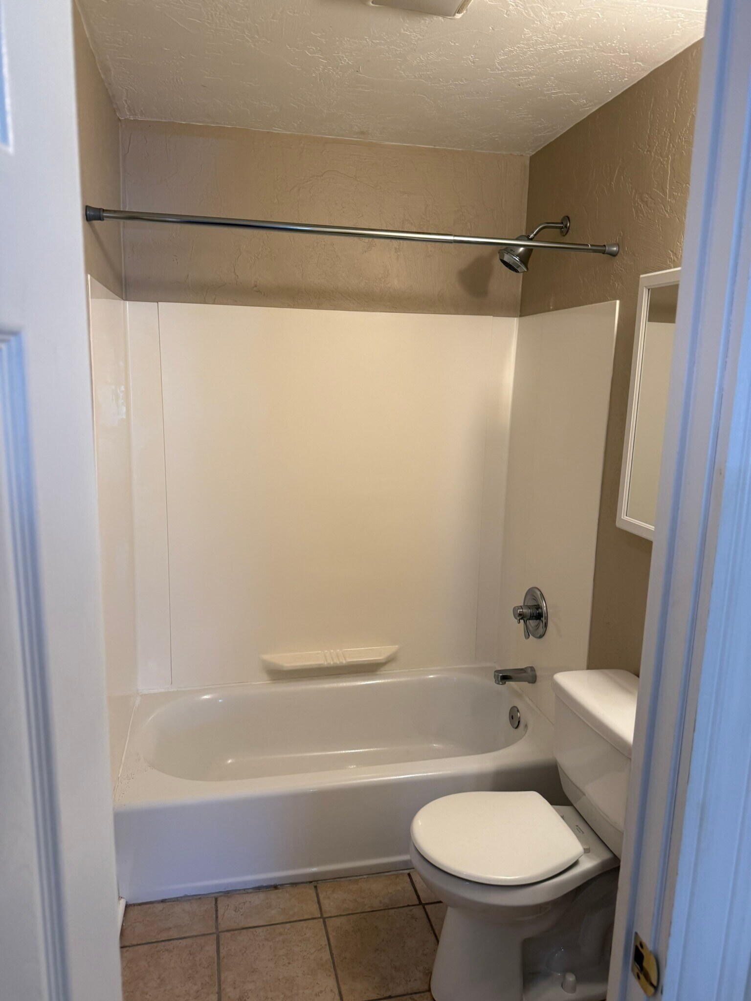 Building Photo - 121 Stratford Ave