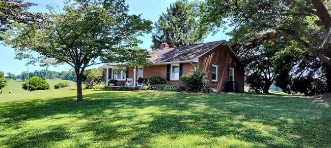 Building Photo - JARRETTSVILLE SINGLE FAMILY HOME ON WORKING FARM