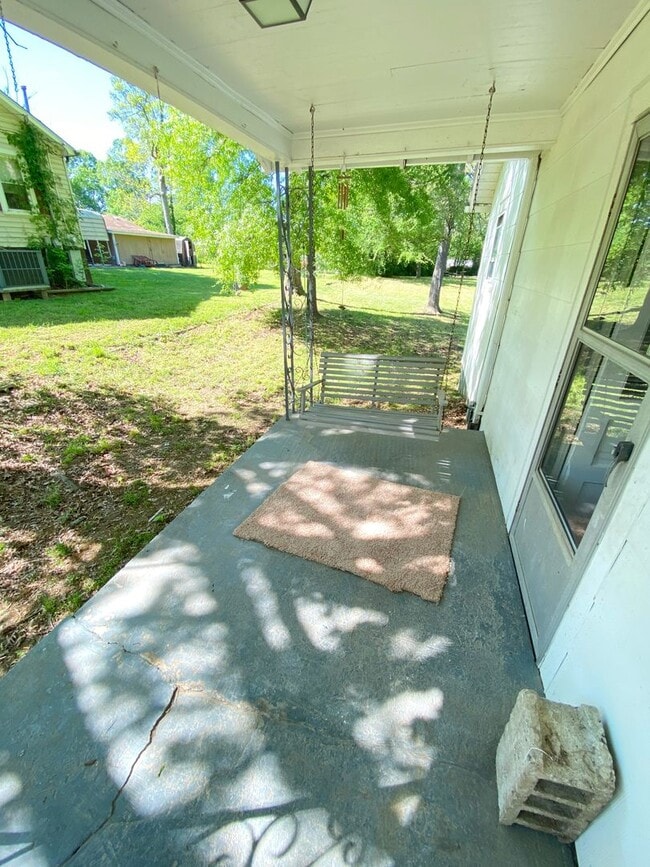 Building Photo - 2bd/1ba House w/ 2020 remodel in Kannapoli...