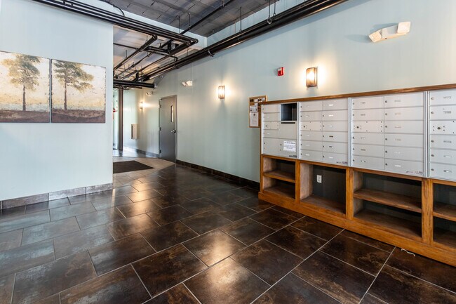 Building Photo - 2003 Brooklyn St