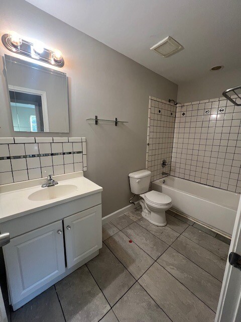 Building Photo - 916 Avon Ave