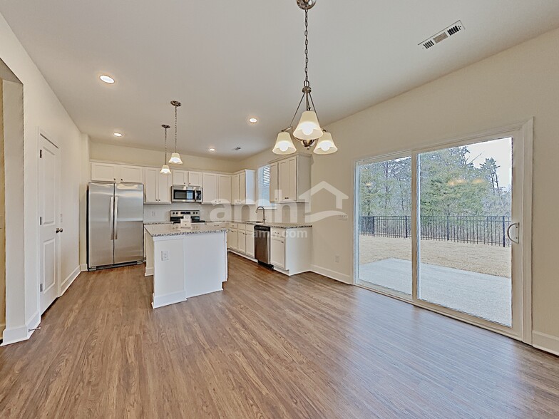 Building Photo - 4900 Chutney Dr