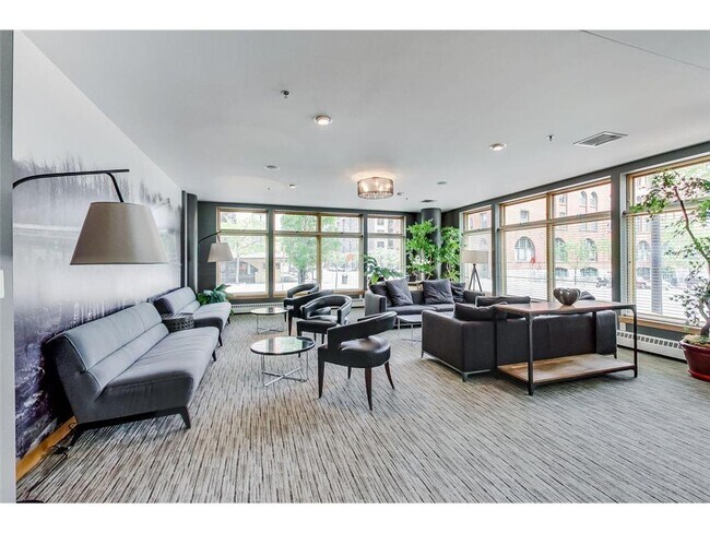 Building Photo - 111 N 4th Ave