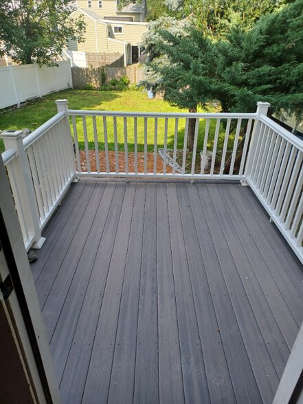 Building Photo - 532 Main St