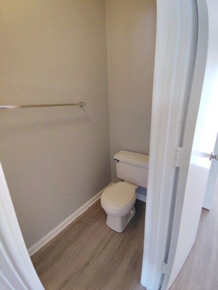 Building Photo - 16 Duiguid Dr