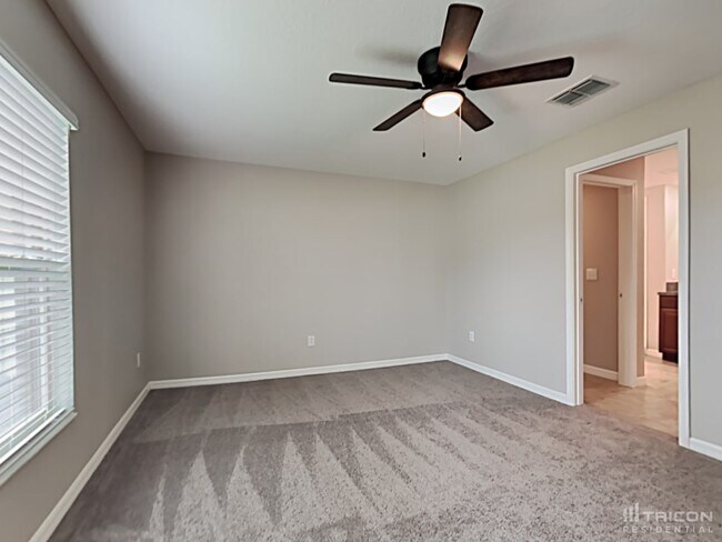 Building Photo - 5151 White Chicory Dr