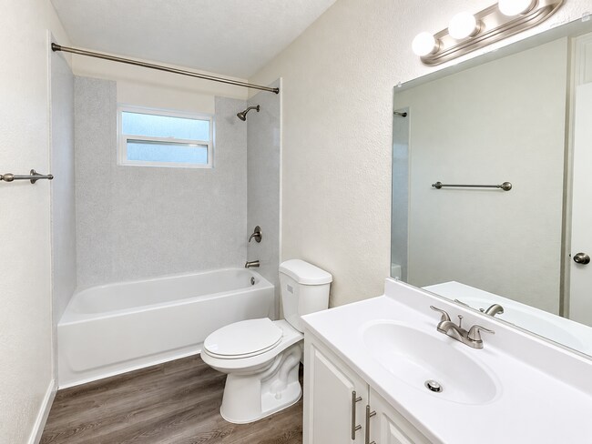 Floorplan - Lone Pine Apartments