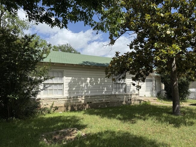 Primary Photo - 1508 S 43rd St