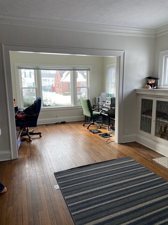 Building Photo - 2515 E 127th St