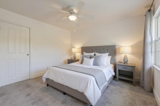 Building Photo - 2202 Lucaya Bend