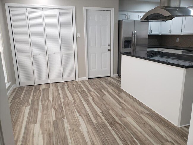 Building Photo - 9122 Chesney Downs Dr