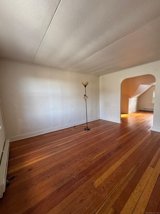 Building Photo - 144 Montauk Ave