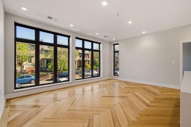 Building Photo - 1345 K St SE