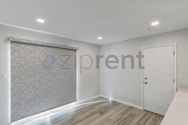 Building Photo - 6258 Castillon Dr