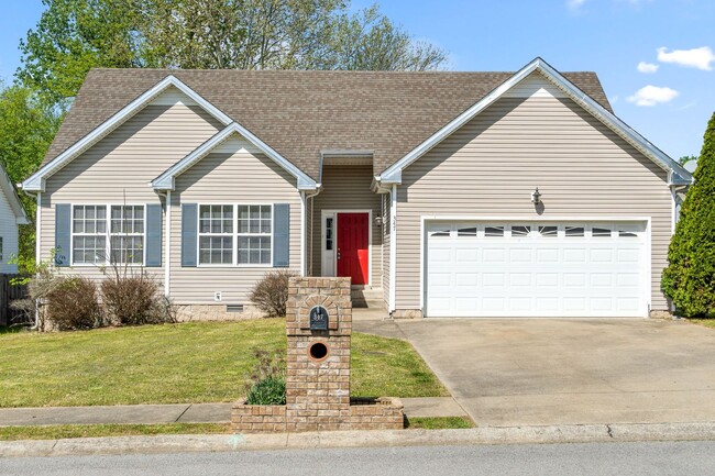 COMING SOON! Cute home close to shoppin... - COMING SOON!    Cute home close to shoppin...
