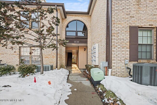 Building Photo - 203 Wellington Pl