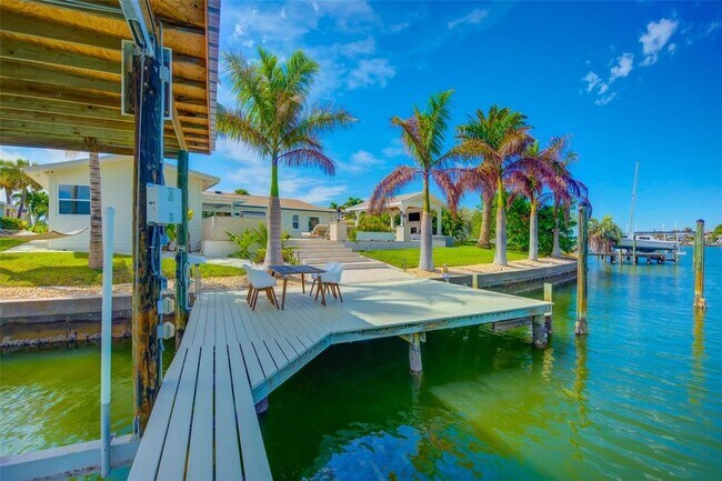 Building Photo - 807 Snug Island