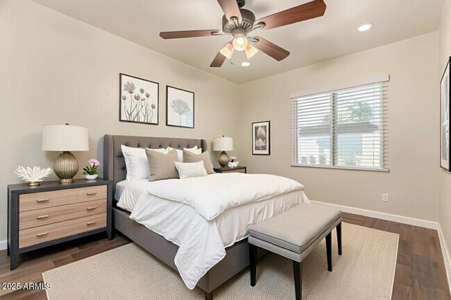 Building Photo - 1318 E Culver St