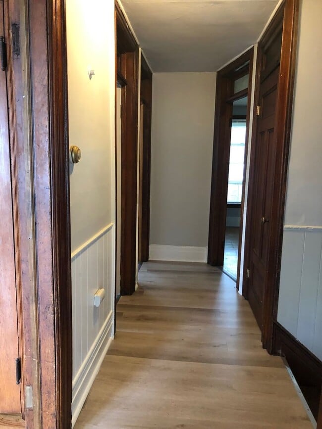 Building Photo - 291 Pearl St | Apt B | 2 BD/1 BA | Great L...