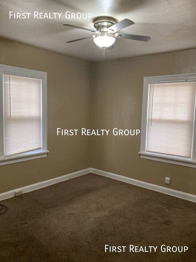 Building Photo - 2926 Catalpa Dr.