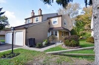 Building Photo - 5 Sandy Ridge Dr