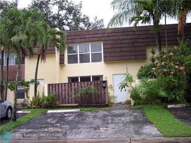 Building Photo - 3750 SW 60th Terrace