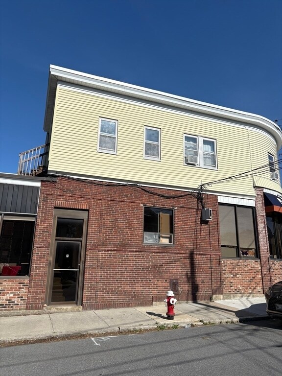 Building Photo - 7 Chauncey St