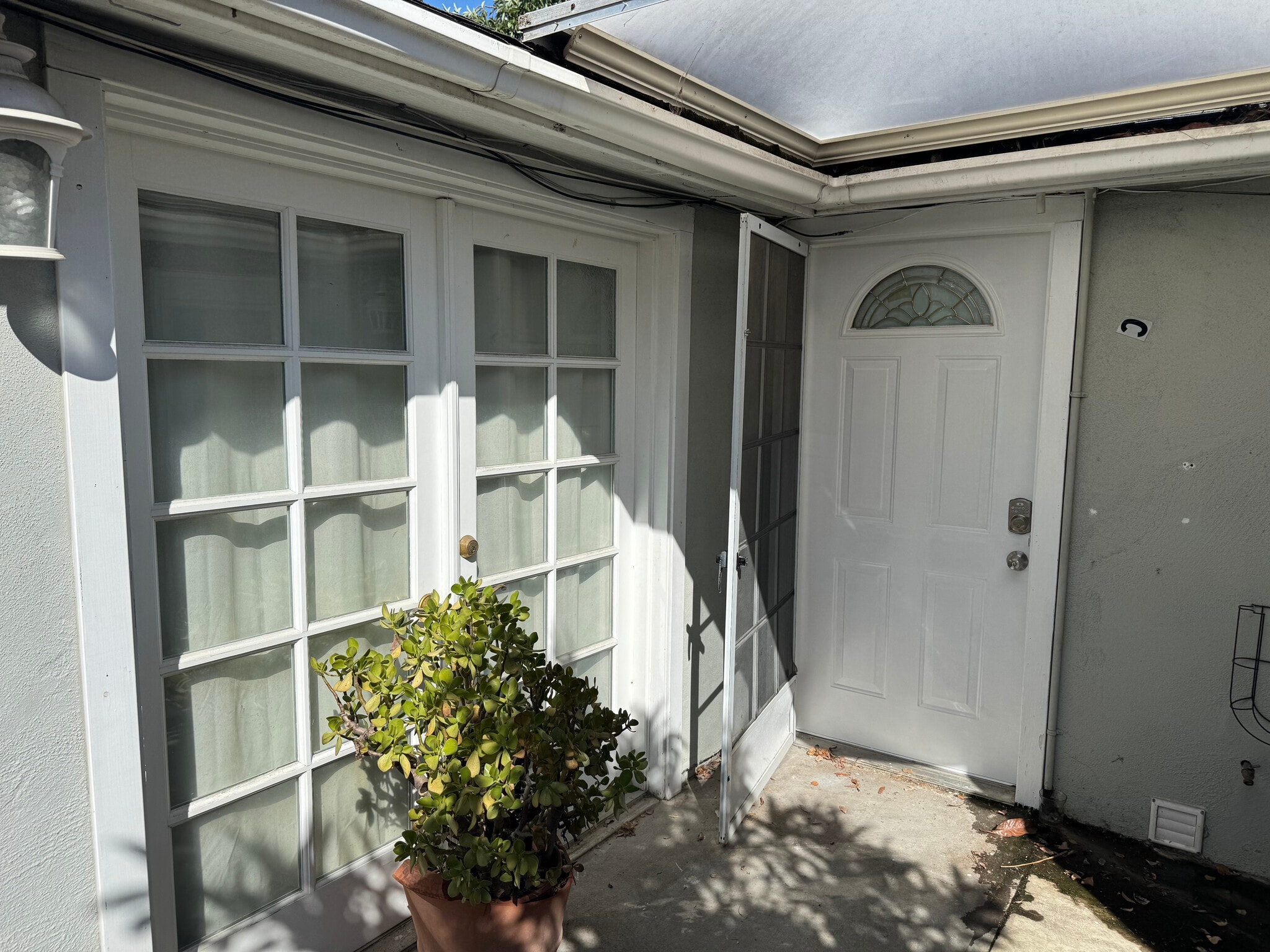 Building Photo - 460 Rosewood Ave