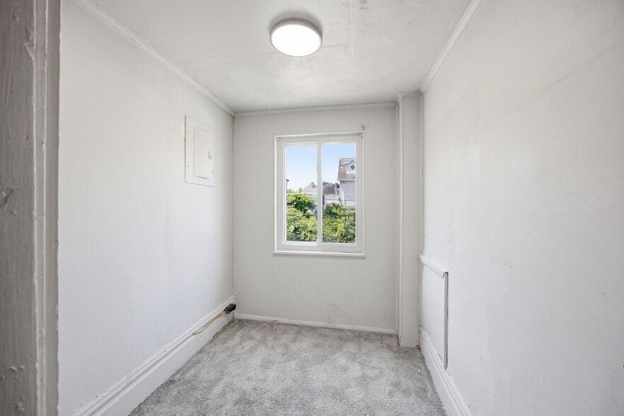 Building Photo - 3032 Merwyn Ave