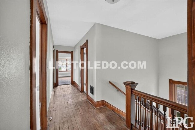 Building Photo - 3318 Stickney Ave