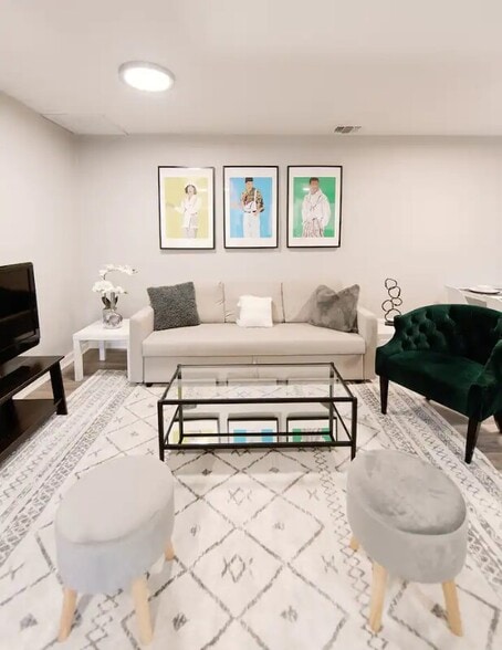 Building Photo - 1002 W Mulberry Ave