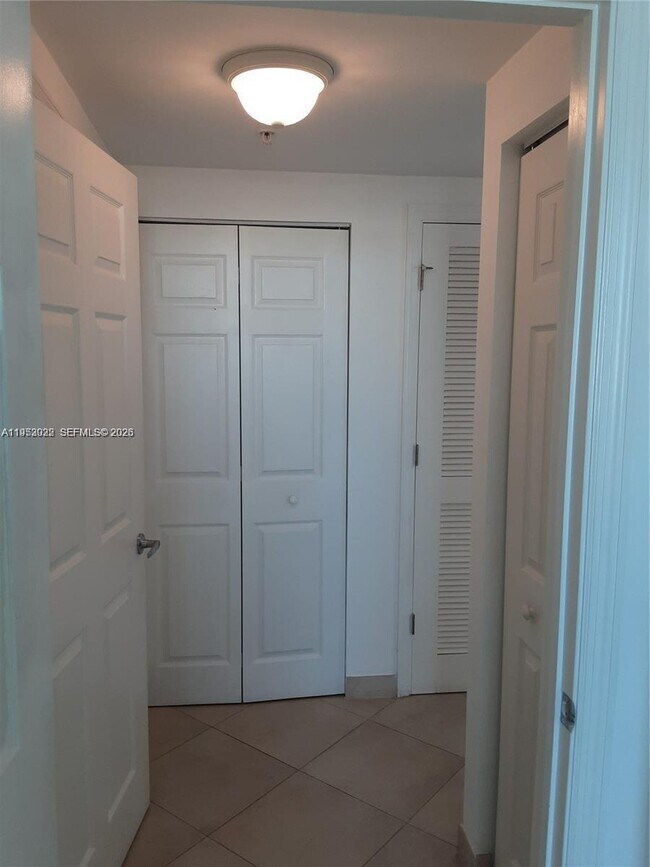 Building Photo - 140 S Dixie Hwy