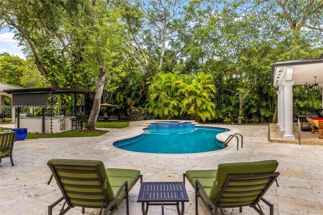 Building Photo - 8941 SW 65th Ct