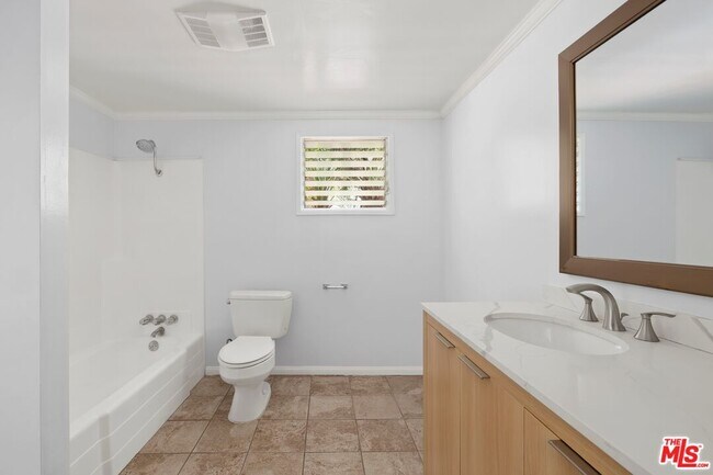 Building Photo - 2980 Haddington Dr