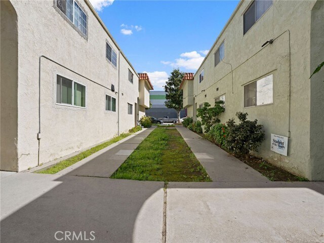 Building Photo - 7037 Milton Ave