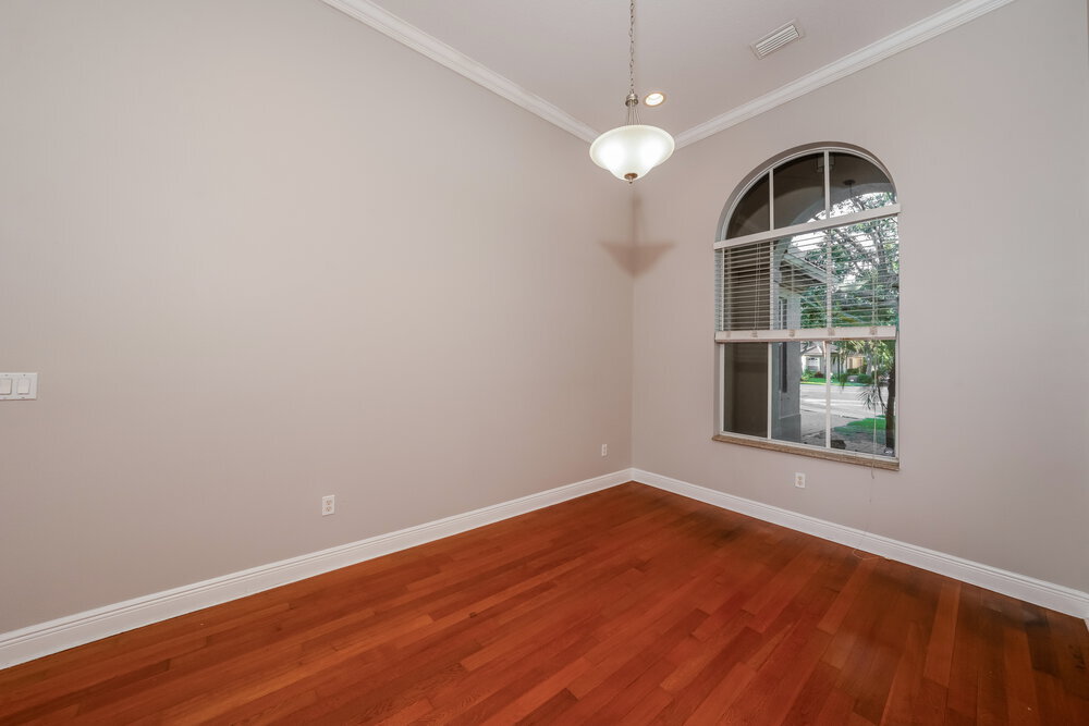 Building Photo - 1755 Palisades Dr