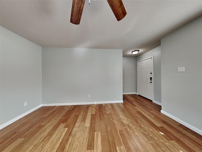 Building Photo - 5003 Hauna Ln