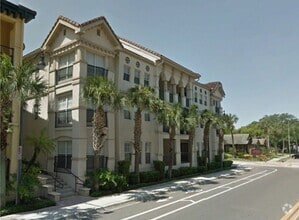 Building Photo - Hyde Park SOHO | 2BR/2BA Condo