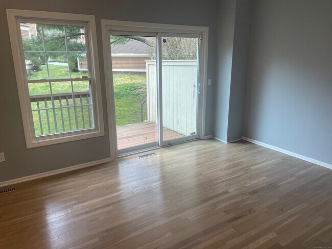 Building Photo - 173 Foxbridge Village Rd