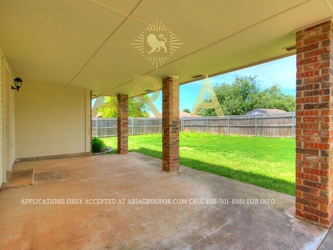 Building Photo - GORGEOUS 4 BED/2 BATH HOME IN EAGLE CLIFF ...
