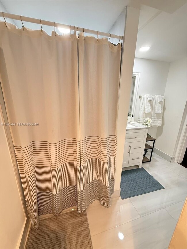 Building Photo - 2036 NE 21st Ave